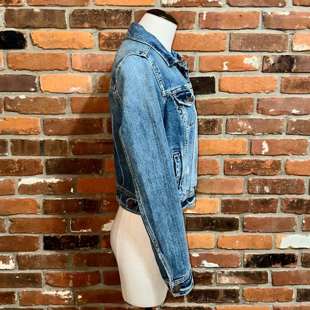 American Eagle Distressed Denim Jean Jacket Size Medium - Picture 4 of 8